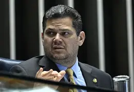 Congresso em Conflito com o STF: Alcolumbre Quer Restringir Acesso à Justiça