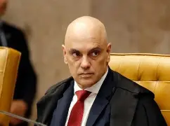 Sem farda no banco dos réus: Moraes impõe limite simbólico a militares acusados de golpe