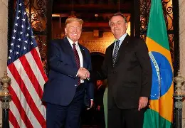 Trump sai em defesa de Bolsonaro e insinua possível conversa com Lula