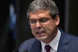 Líder do PT critica Moraes e alerta: corte no IOF pode afetar programas sociais
