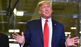 Políticos da direita relatam que Trump pode endurecer sanções contra o Brasil com bloqueios e expulsões