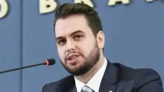 Contradição no ar: Cid diz que Filipe Martins não viajou com Bolsonaro aos EUA