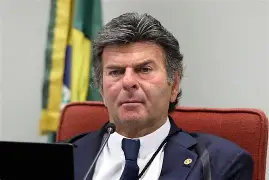 Fux foi contra Moraes, mas STF mantém tornozeleira em Bolsonaro com ampla maioria