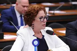 Zambelli promete devolver apartamento da Câmara, mas vai pagar caro pela demora