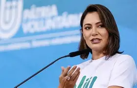 📖 Versículo, lágrimas e solidariedade: Michelle recorre à fé enquanto a PF bate à porta