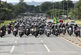 Bolsonaro acelera de novo: motociata em Brasília vira ato político com aliados e apoiadores