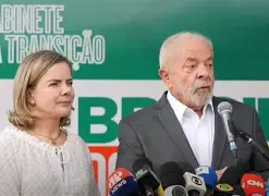 Trump fecha a porta e Gleisi manda recado: “Não adianta Lula insistir, conversa precisa de vontade dos dois lados”