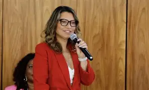 Janja prestigia noite literária em Brasília com Tati Bernardi