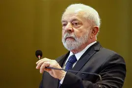 Lula enfrenta mais um round com o Congresso e promete barrar aumento de deputados federais
