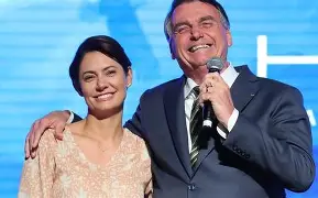 Bolsonaro confirma Michelle no Senado pelo DF e Carlos por SC: “Presidência, por enquanto, não está nos planos”