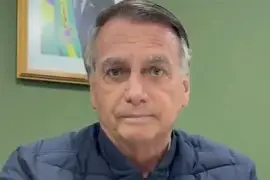 R$ 17 milhões em Pix, mas a manchete é: “PF encontra US$ 14 mil na casa de Bolsonaro”