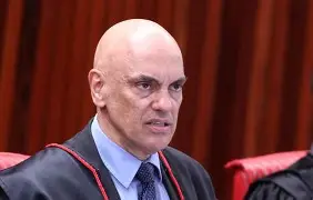Moraes rebate advogado e afirma: “Não são vândalos, são golpistas já condenados”