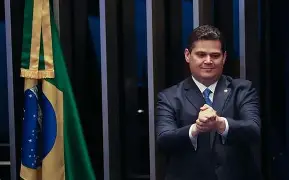 Ministro do TCU ignora técnicos e livra Alcolumbre de investigação sobre benefício polêmico