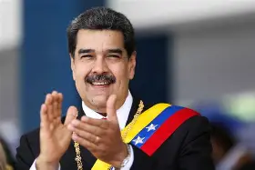 Com boicote da oposição, partido de Maduro domina eleições municipais na Venezuela