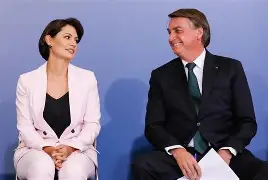Bolsonaro confirma presença em motociata, mas sem pilotar: “Proibido pela dona Michelle”