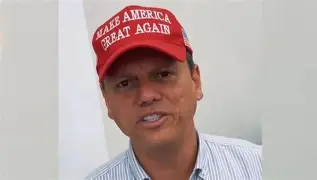 Tarcísio de Freitas se reúne com empresários e diplomata americano para discutir tarifas dos EUA