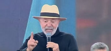 “Lula rebate Trump e Eduardo Bolsonaro e promete: ‘O Brasil não abaixará a cabeça para ninguém’”