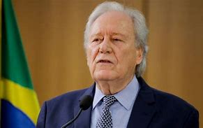 Lewandowski silencia sobre veto a protestos que ele mesmo rejeitou no STF em 2007