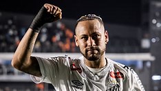 Neymar brilha no retorno e conquista elogios da Europa: “Renasceu em campo”