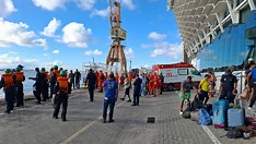 Catamarã à deriva após colisão na Baía de Todos-os-Santos assusta passageiros em travessia turística