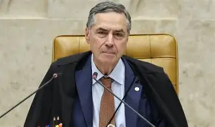 Barroso fica preso em elevador durante visita à OAB no Ceará