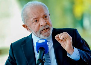 Lula acusa Eduardo e Bolsonaro por tarifa dos EUA e ironiza: “Que homem é esse?”