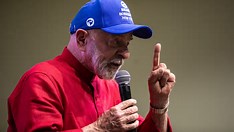 Lula assina lei que garante 30% das cadeiras em conselhos de estatais para mulheres