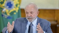 Lula barra aumento no número de deputados e freia gastos extras do Congresso