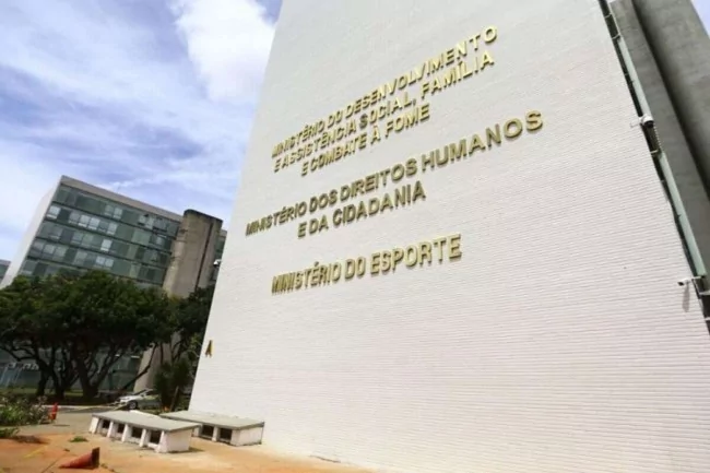 Assédio moral na Comissão de Anistia deixa marcas: afastamentos e burnout