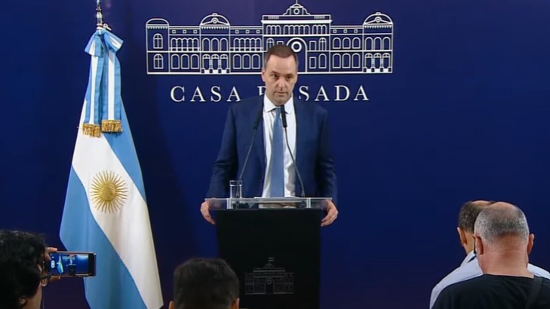 Governo Milei recusa “pacto de impunidade” para foragidos do 8 de janeiro