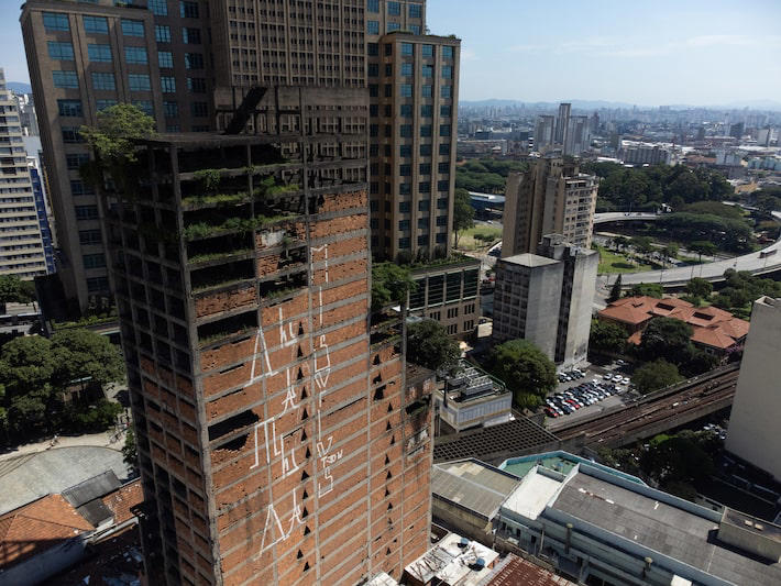 Fim do “Caveirão”: prédio fantasma que assombra o Centro de SP há seis décadas será demolido