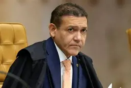 Nunes Marques vota contra condenação de Zambelli e se isola no STF