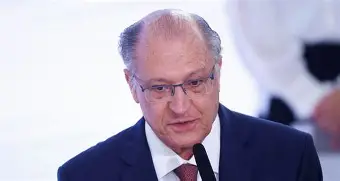 Brasil reage ao tarifaço de Trump e aciona a OMC — decisão final está nas mãos de Lula