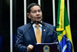 “Mourão aconselha Lula a calçar ‘sandálias da humildade’ e negociar com Trump”