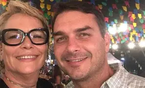 Mãe e avós de Flávio Bolsonaro feitos reféns em assalto no interior do Rio