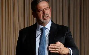 Lira dispara contra Moraes e defende Bolsonaro: “Medidas exageradas”