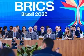 Lula mantém sonho de moeda única no Brics, mas economista alerta: “Terreno delicado”