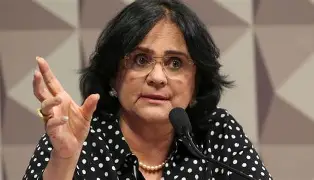 Senadora Damares revela diagnóstico de câncer de mama