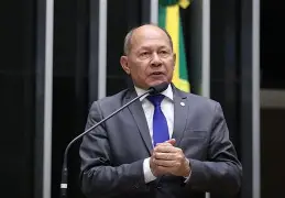 Deputado acusa Lula de racismo e homofobia durante CPMI do INSS