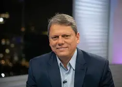 Tarcísio se aproxima do público cristão e empreendedor em evento na Grande São Paulo