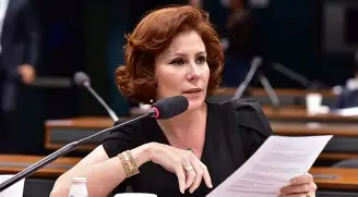 Carla Zambelli enfrenta nova audiência na Itália