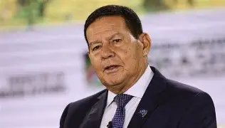 Mourão pede a Milei que receba foragidos do 8 de janeiro como refugiados políticos