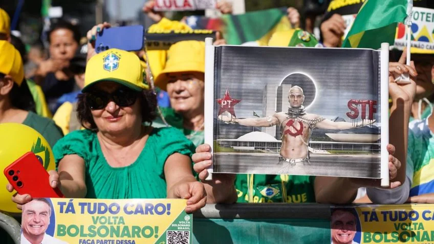📢 Paulista tomada: apoiadores de Bolsonaro pedem anistia e crítica STF