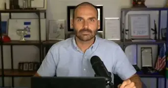 Eduardo Bolsonaro reage: “Prenderam meu pai sem crime, só para calar a oposição”