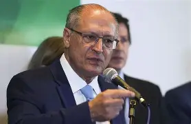 Brasileiros contra o Brasil: Alckmin critica Eduardo Bolsonaro e aponta interferência em negociações com os EUA
