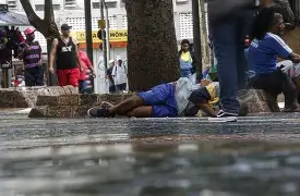Ruas cada vez mais cheias: Brasil vê número de moradores de rua dobrar sob governo Lula