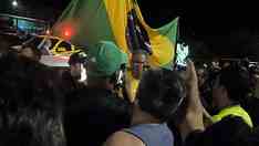 Segundo dia de protestos: buzinaço e carreata levam apoio a Bolsonaro até a porta de casa