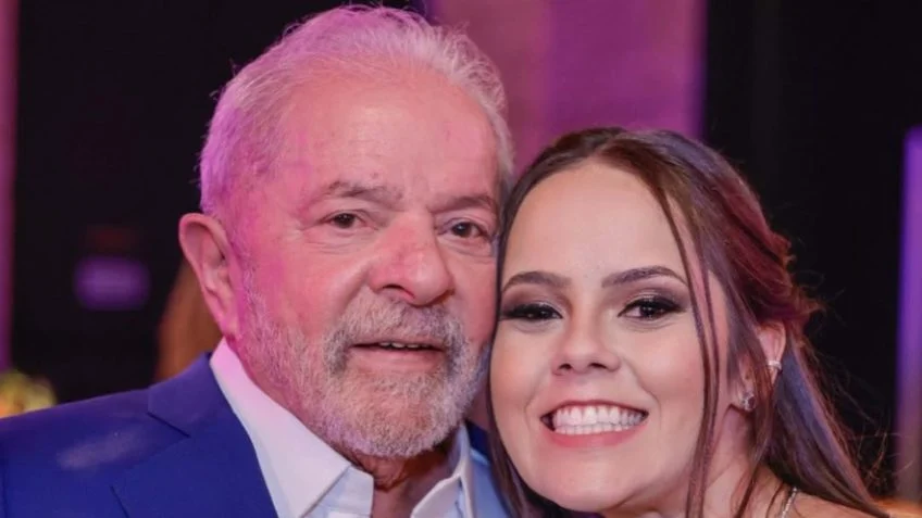 “Foi trapalhada de família”: Neta de Lula comenta prisão domiciliar de Bolsonaro
