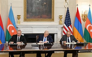 Armênia e Azerbaijão assinam paz histórica após quase 40 anos de guerra