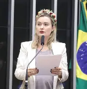 Deputada Júlia Zanatta adia visita a Bolsonaro por compromissos em Santa Catarina